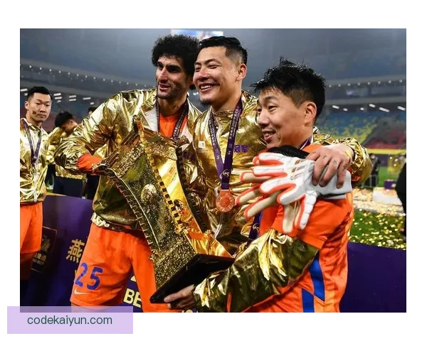 山东泰山队举行冠军庆典，庆祝本赛季夺冠荣耀